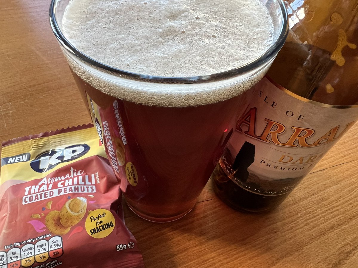 peatandbarley's tweet photo. .@ArranBrewery at #TheDouglas in Brodick. 😋 #ArranBlonde #ArranSunset #ArranDark https://t.co/kLG3MfMokH