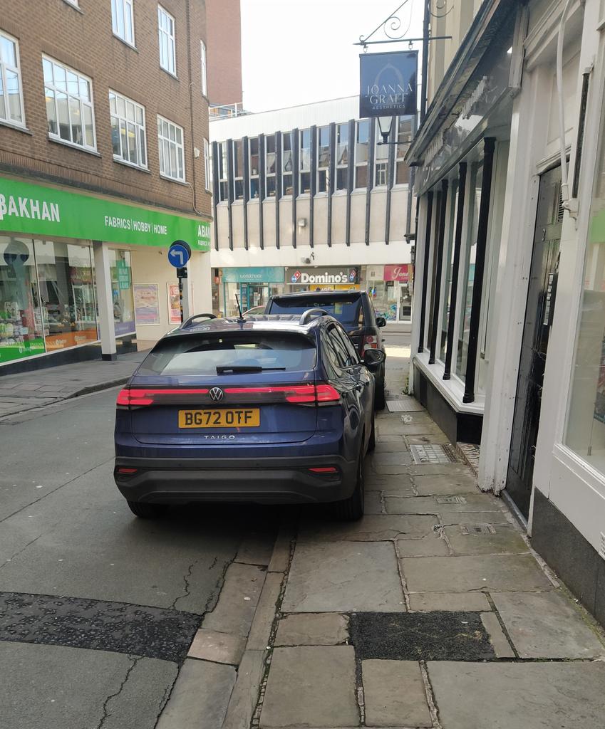Joined by a friend 30 minutes later. Ideal place to idle. #banpavementparking