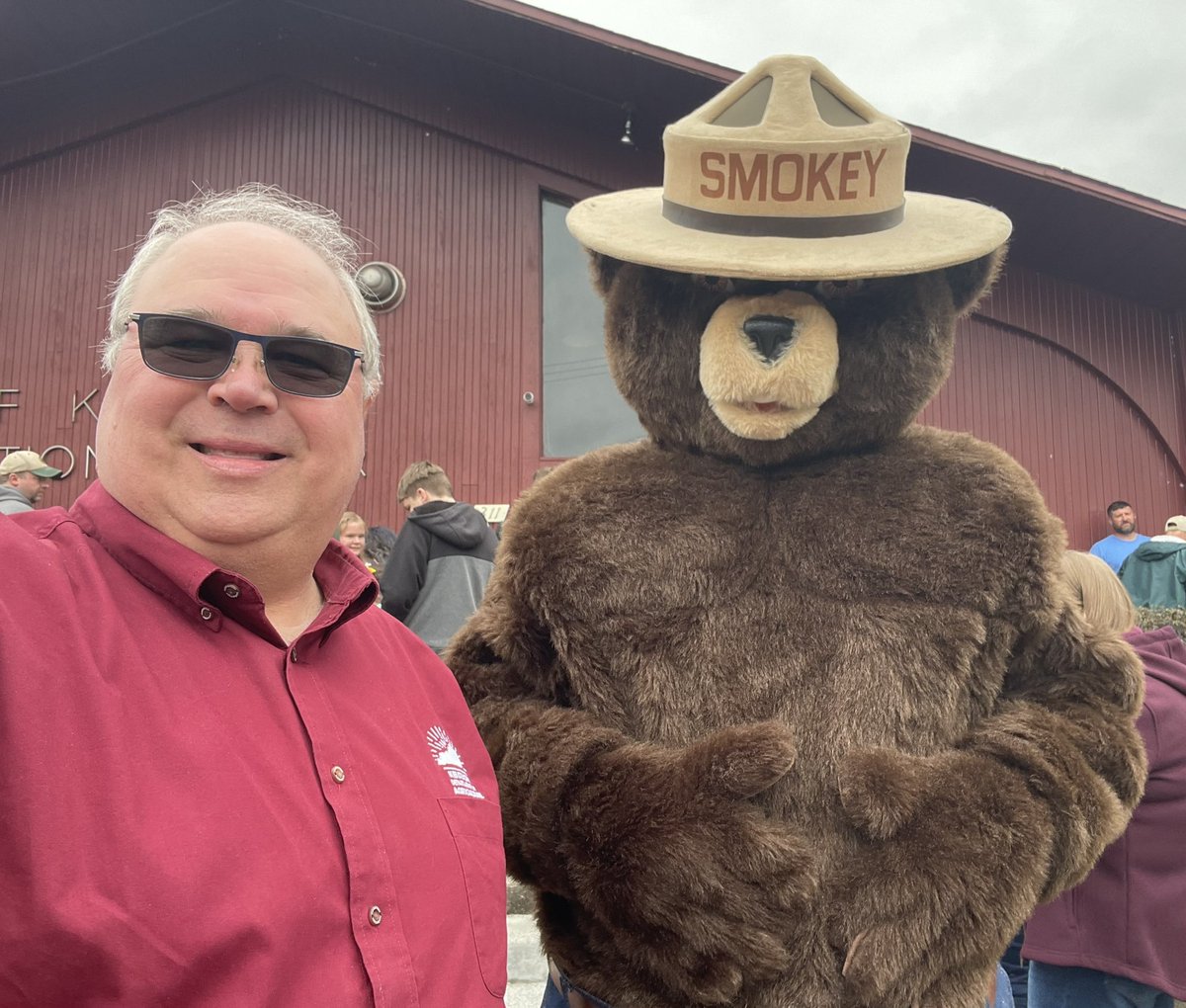 agtim's tweet image. Celebrating Arbor Day and helping plant a tree with Smokey! kyagr.com/woodlands