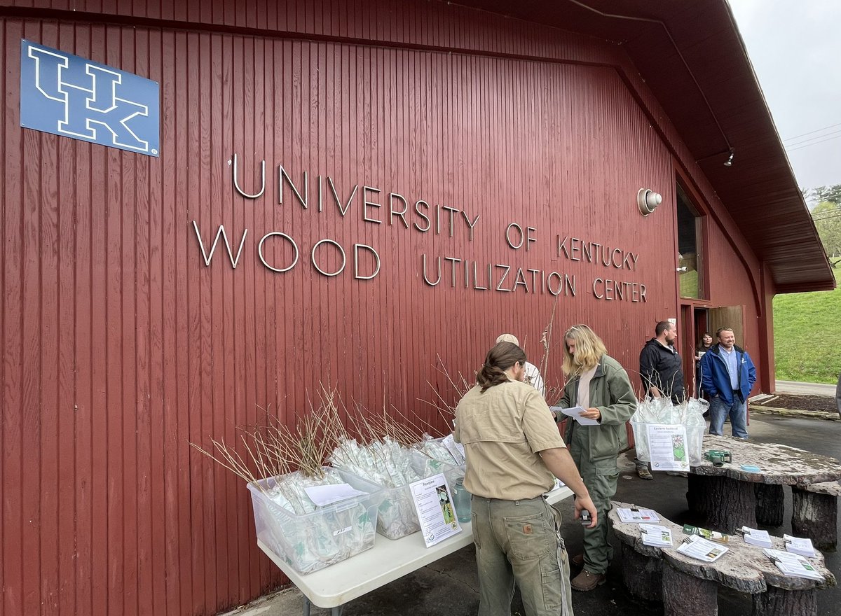 agtim's tweet image. Celebrating Arbor Day and helping plant a tree with Smokey! kyagr.com/woodlands