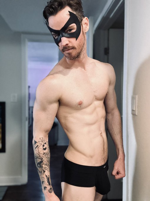 What would you do for me after I rescue you? https://t.co/FdmXq5sGbo