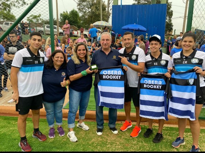 HockeyObera's tweet photo. El día más esperado por el hockey de Obera y centro de la Provincia 
Gracias miles!!! @PabloHassan9 @passalacquaok @herrerayflia @MinDepMisiones 💙🖤🤍 una obra que trasciende lo material, nosotros lo sabemos @AvanciniBetiana 
05 de Abril de 2023 https://t.co/vqYmnuFSuV