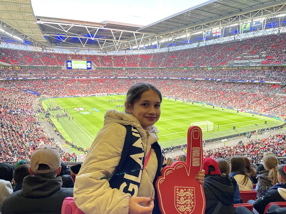 Sofia Pinela here to represent the SJSC GU 12 TT at the Woman’s England vs Brazil match at Wembley. ⁦<a href="/St_Johns_Soccer/">St. John's Soccer Club</a>⁩ ⁦<a href="/SoccerNLSA/">NLSA</a>⁩