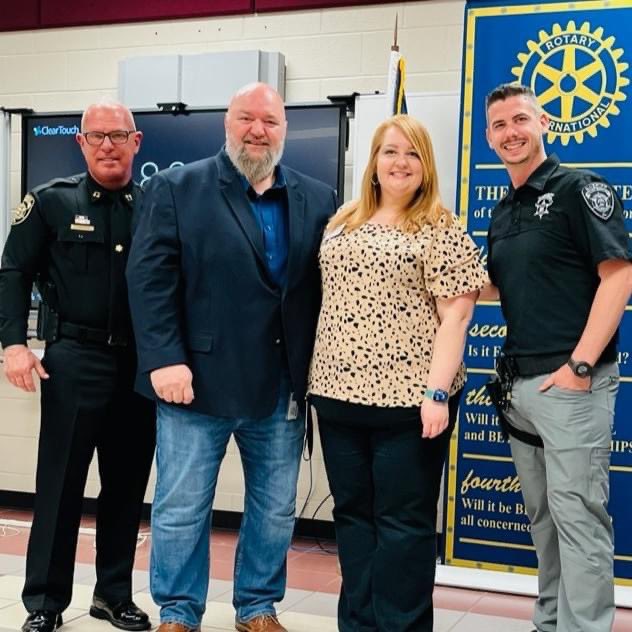 RotaryDawsonGA's tweet photo. Big THANK YOU to the Dawson County Sheriff Jeff Johnson for speaking to our club today. We are truly blessed in Dawson County with a wonderful Sheriff's Office and deputies. 

#AwesomeDawsonRotary #Rotary #DawsonCounty #DCSO @rotarydistrict6910 https://t.co/hqMGxQCRCh