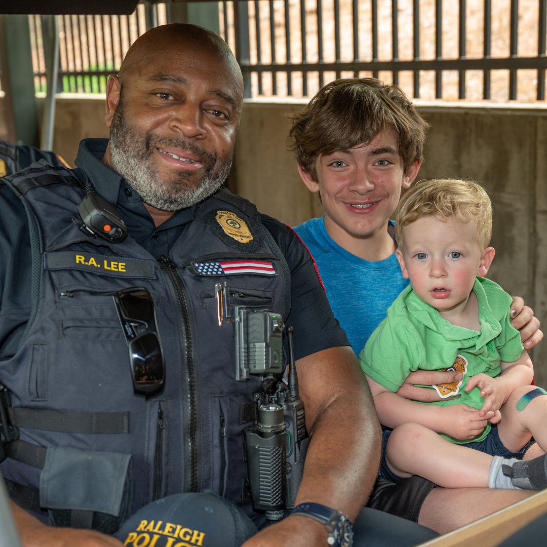 raleighpolice's tweet photo. Today was another successful Walk With A Cop event! RPD officers took a walk in Pullen Park with community members, and children took a train ride with the Chief!
#raleighpolicedepartment #walkwithacop #rpdstrong #pullenpark #cityofraleigh #community https://t.co/fr3BHZ7Qry
