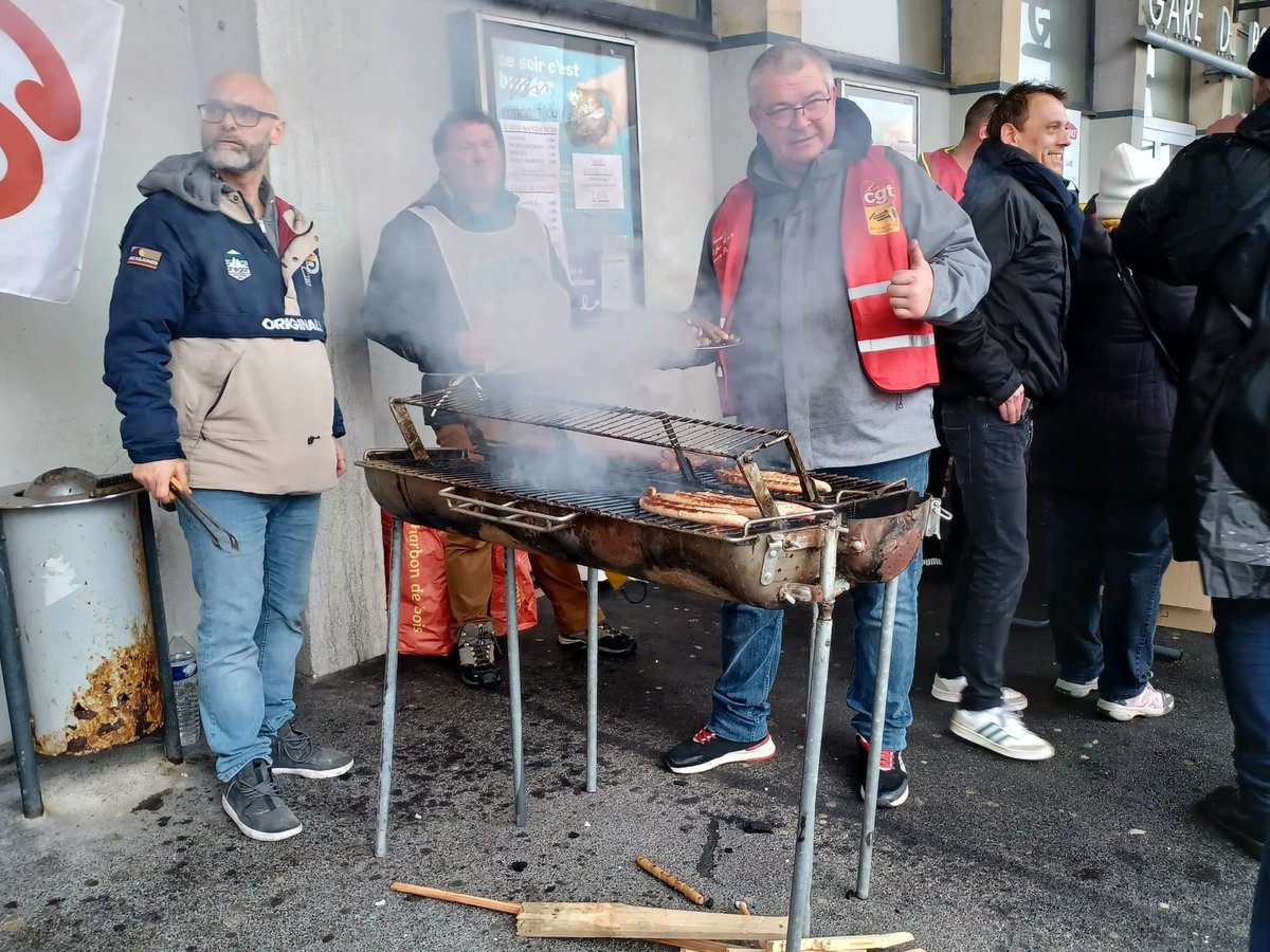 Young Communist League of Britain tweet media