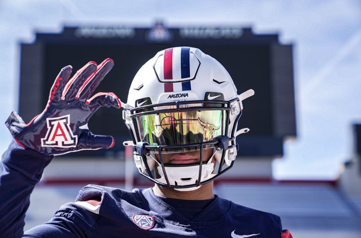 I had a great time at <a href="/ArizonaFBall/">Arizona Football</a>. Thank you <a href="/CoachOmura/">Josh Omura</a> and all faculty and staff for welcoming me and showing me around the facility. And thank you Coach <a href="/WARE_TPGURU/">WARE</a> for taking me to the visit.