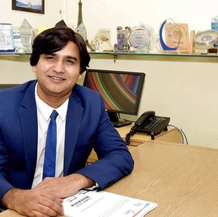 AzizAbroPTI's tweet photo. Professor Ajmal Sawand all had an education abroad on scholarships, but he came back for Pakistan, and he was killed by terrible ravanges.
Strongly condemn 
#JusticeforAjmal
#ibaUniversity https://t.co/w3LOse5szJ