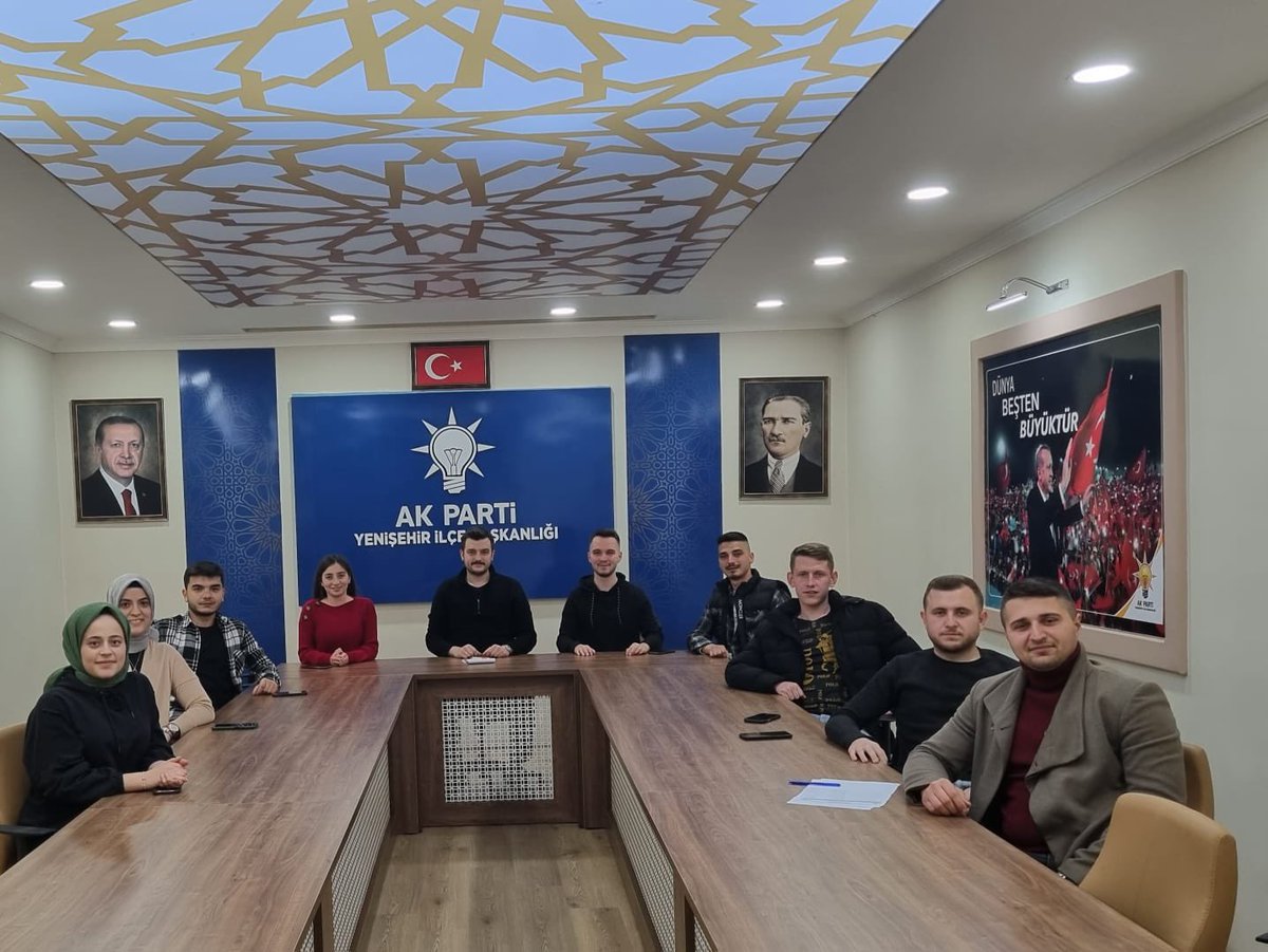 akgncyenisehir's tweet photo. Haftalık olağan Yönetim Kurulu Toplantımızı Gençlik Kolları Başkanımız Sn. Salim Örs Başkanlığında gerçekleştirdik.
Toplantımızın İlçe gençliğimize Hayırlar getirmesini dileriz. https://t.co/h4YLcc820a