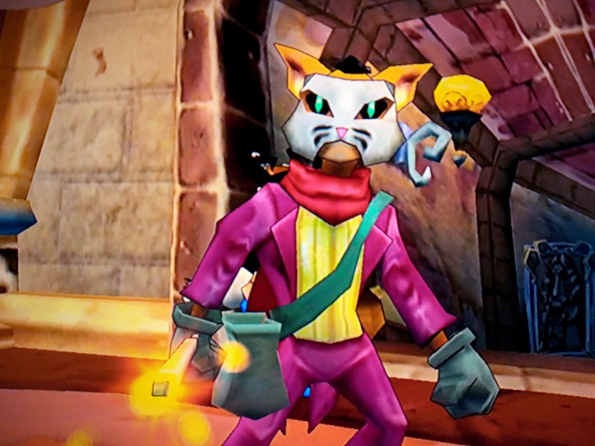 Khalimerus's tweet image. Finished Sly 3. They didn't change much from Sly 2 but enough so that it didn't become monotonous.

I love how varied the gameplay is and especially the new allies bring in some fresh air. It has the best story of all three games imo and does a good  job wrapping up Sly's story.