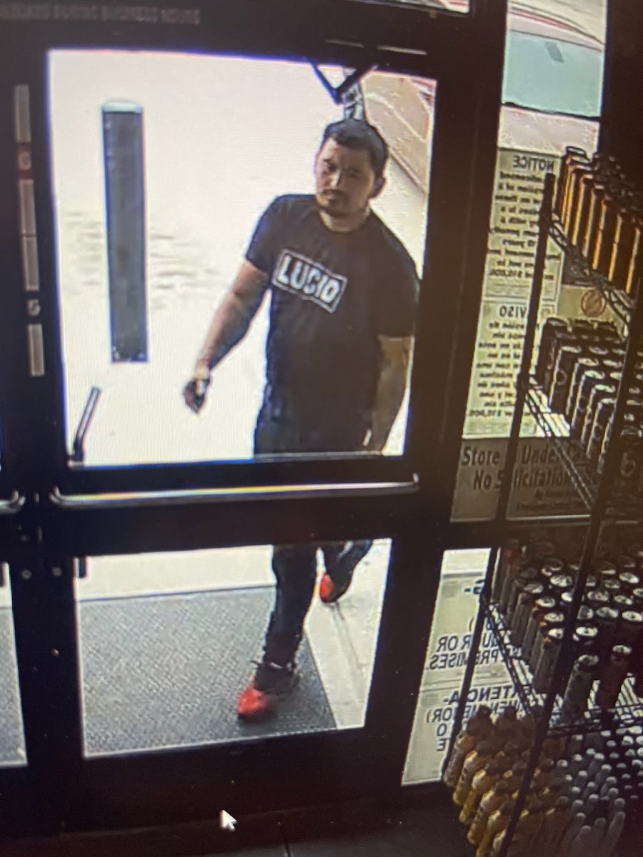 The Violent Crime Unit needs help identifying this individual involved in an aggravated assault located at 11900 Perry Rd. on 3/27/23. Call VCU at 713-274-9365 or CrimeStoppers at 713-222-TIPS reference case #2303-10487.