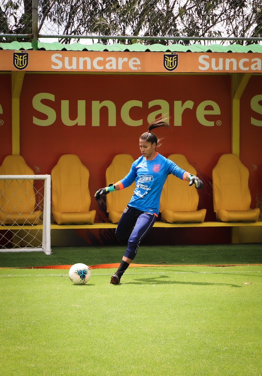 irenetobarmera's tweet photo. El arte de disfrutar lo qué haces.
Dios es bueno. ✨
Fecha FIFA 🇪🇨
@RinatOficial
@LaTri
#dios #ecuador #mujervaliente #irenetobar #goalkeeper #fútbol #photography #photo #power #women #girl https://t.co/wqSFJy6Smw