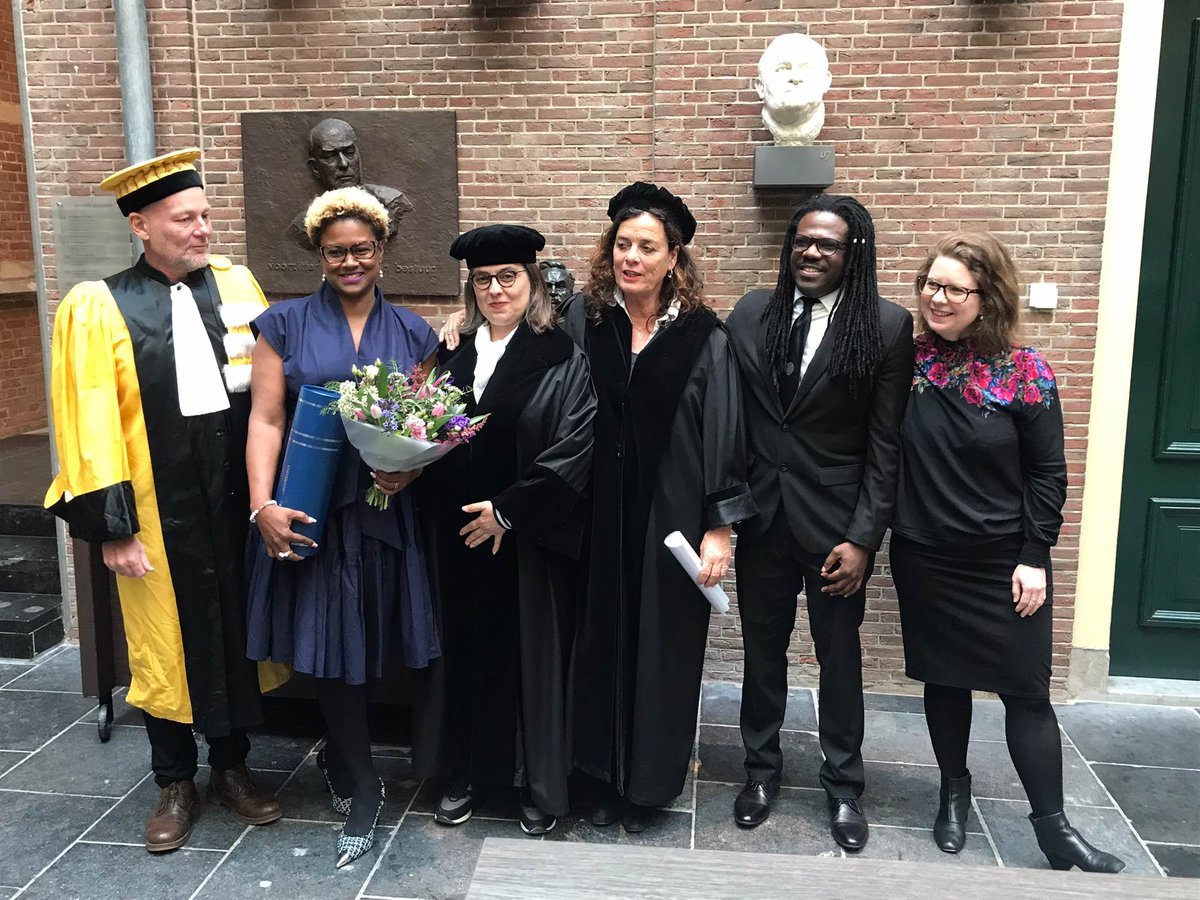 MarieSoressi's tweet photo. Phd defense of Katerina Jacobson @LeidenArchaeo. Katarina est la 1ere archéologue née à la Guadeloupe docteur en archéologie. Avec sa thèse, elle montre combien le concept de #creolization est utile pour reconstituer l'histoire très ancienne des Antilles🎓👏 https://t.co/56Zus3Zqt2
