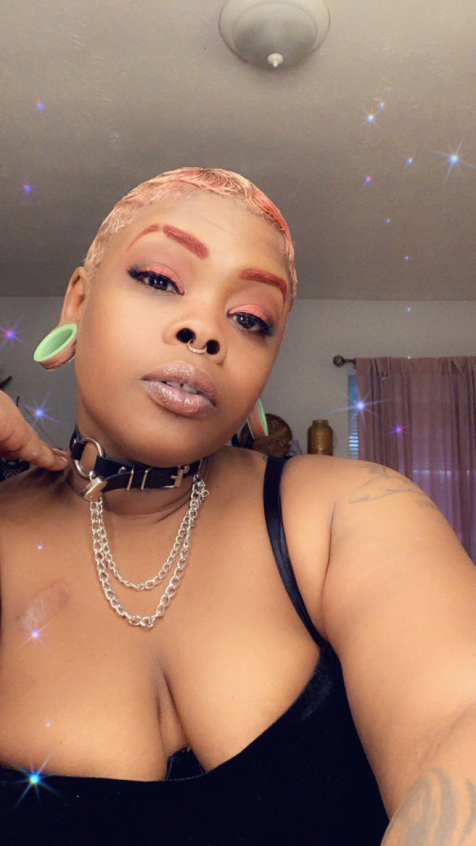 6footfindomme's tweet photo. You don’t listen….that’s why I don’t like you…#findomme #fetish #kink #bdsm #payme #paypig https://t.co/2awYySSGhu