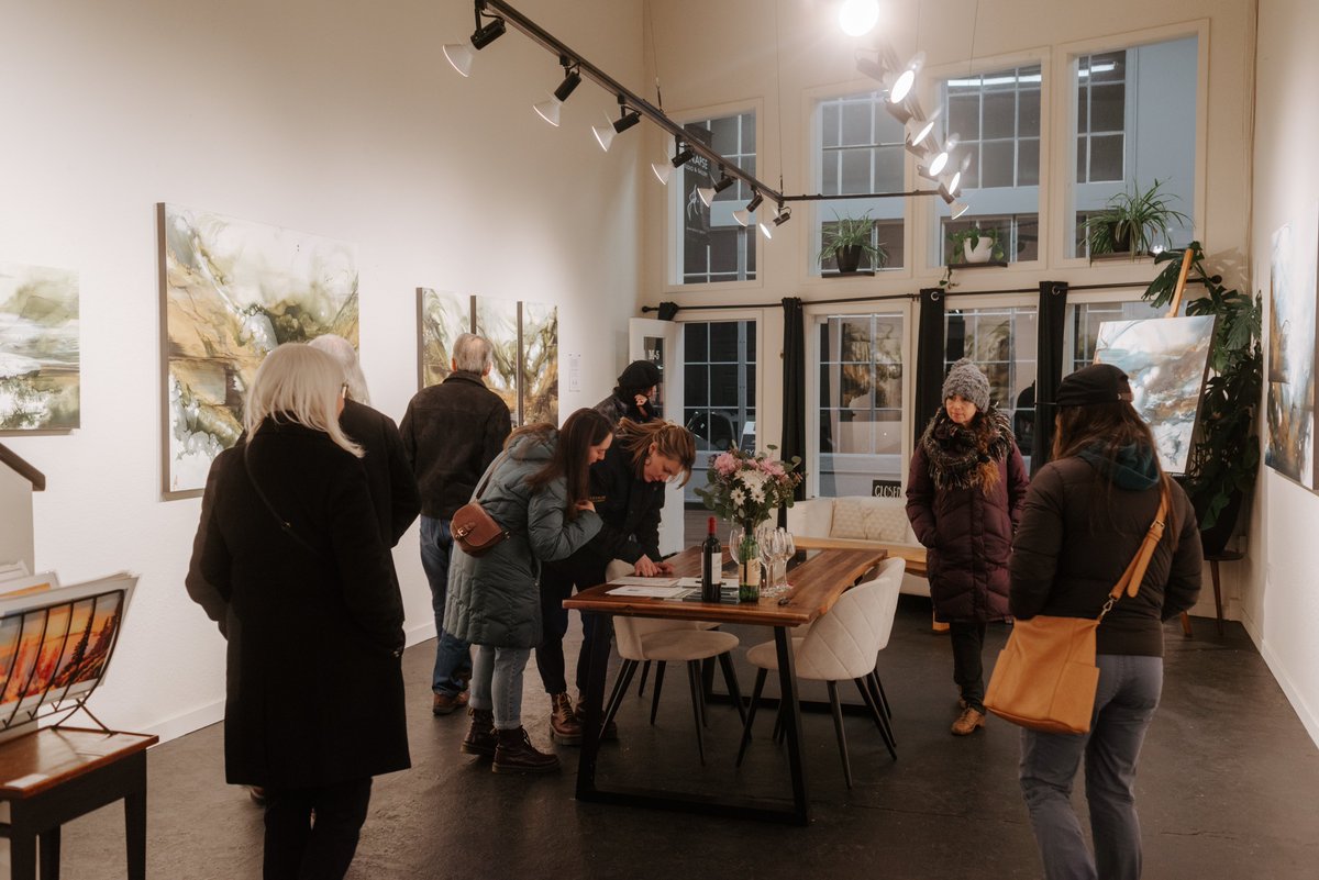 First Friday is TOMORROW!!

Check out our printable and virtual maps to plan out your night of art, dining, drinking, shopping, live music, and more at the 30+ participating businesses!

Trust us, you don’t want to miss a First Friday Downtown 🛍️🥂🎶🎨

downtownbellingham.com/art-walk