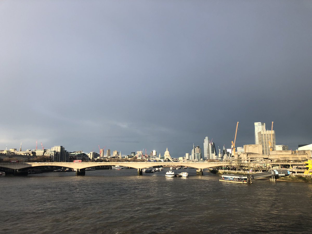 A big day! 
🏰 a fun #HouseHistoryHour on sustainability & historic houses 
💐 @historic_houses evidence submitted to @HLHorticulture committee inquiry
👩🏼‍🏫 practitioner workshop for @TCDHistHum Public History MPhil students squeezed into my lunchbreak 
📸dramatic skies in London