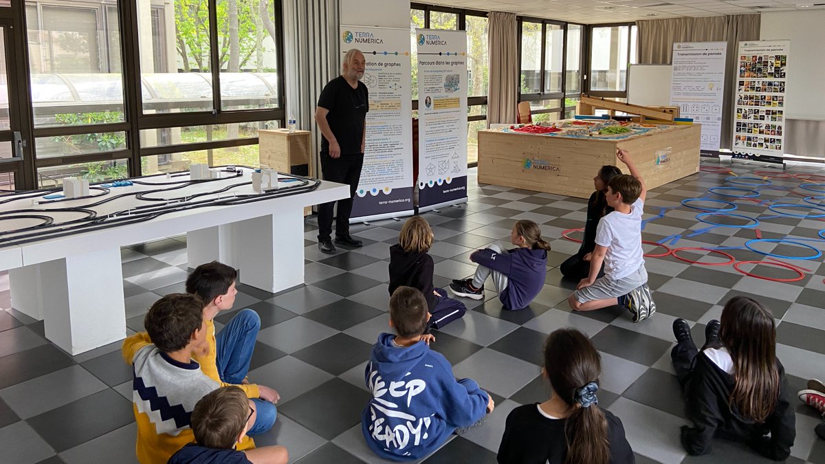 Terra_Numerica's tweet photo. Deux classes de primaire ce jeudi @Sophia50ans @ValbonneSA

Futures étudiantes et futurs étudiants @Univ_CotedAzur @EUR_DS4H @PolytechNSophia @iut_nca @Inspe_Nice @campusvalrose ? 

@CNRS_DR20 @inria_sophia @DranePaca @AcademieNice @Laboratoire_I3S @eduscol_prim @RegionAcPaca https://t.co/tW7BdQYoAm