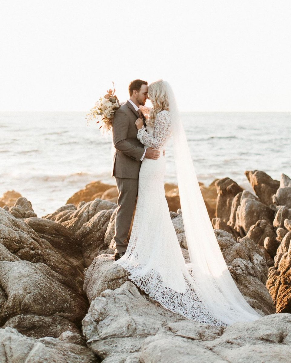 The closest hotel to the beach in Carmel, La Playa has one of the best natural backdrops for wedding photos.

📸 @coppercreative_
#carmelwedding  #californiawedding #carmelweddingphotographer #destinationwedding #carmelvalleywedding