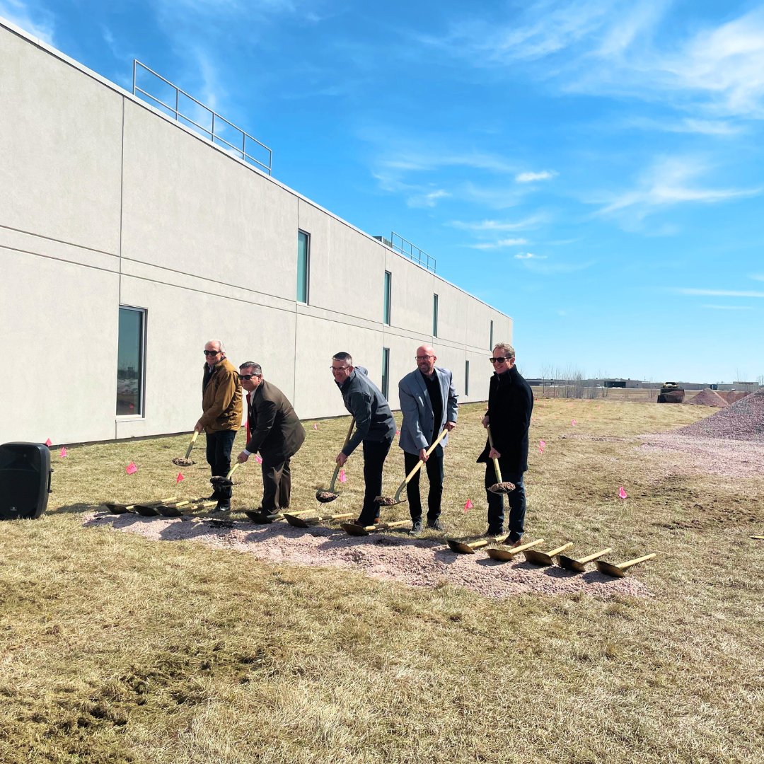 sanford_complex's tweet photo. It's a big day at the Complex as @playthepointe breaks ground on a four-court expansion that will add approx. 28,000 sq. ft. to the facility. 

The new space will allow for more junior and adult tennis programming, as well as pickleball. Big things ahead! 🎾

#SanfordSports https://t.co/HljfKQ6egn