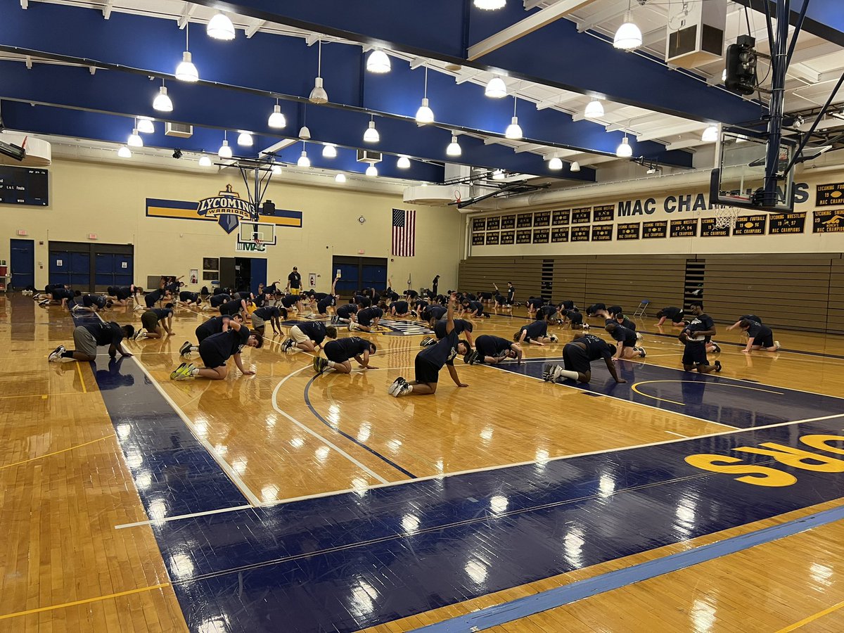 WarriorsFBall's tweet photo. They guys wrapped up week 3 of spring ball with an early morning workout.  #ALC #NoExcuses https://t.co/sWX6am744F
