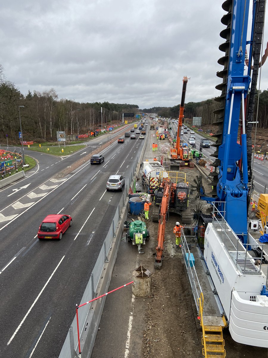 Building new roads increases traffic, leading to more planet cooking carbon emissions! #NoNewRoads!
There's a lot of discontent about this and many other issues, so we will be at Parliament on #21April 
Will you join us to #ChooseYourFuture?
🧵 1/2