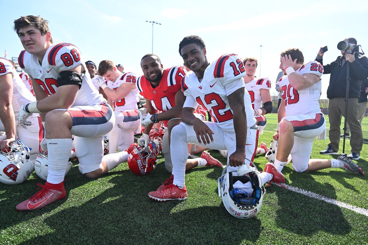 𝙃𝙖𝙥𝙥𝙮 𝙉𝙖𝙩𝙞𝙤𝙣𝙖𝙡 𝙎𝙩𝙪𝙙𝙚𝙣𝙩-𝘼𝙩𝙝𝙡𝙚𝙩𝙚 𝘿𝙖𝙮!

Celebrating our guys today on all their hard work in the classroom and on the field! 📚✏️✈️

#GoFlyers