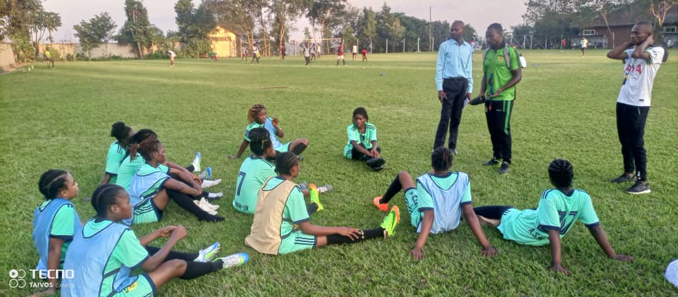 ManiemaAs's tweet photo. Foot RDC : AS MANIEMA UNION lance l'équipe de football version FEMININE : https://t.co/lJjDHCYZgM