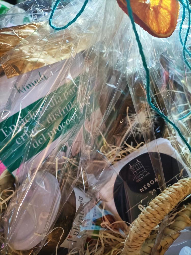 BeatrizSM's tweet photo. @Medicilio Una cesta con productos gourmet y recetas rápidas y saludables. Además, puedes incorporar algún libro de crianza como, por ejemplo, el de Kimudi.
En https://t.co/l23lJsdEbf... https://t.co/IAooiWseDx