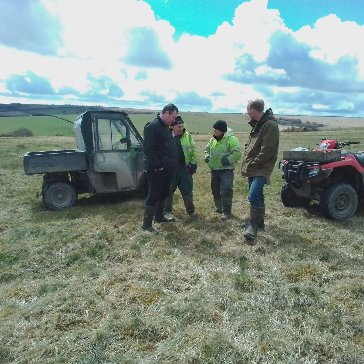 Delighted to welcome <a href="/Mark_Spencer/">Sir Mark Spencer</a> Defra Minister to Exmoor today, meeting with hill farmers to discuss  support schemes, sharing experiences and challenges. 
#farmingwithnature #foodproductioniskey #familyfarms