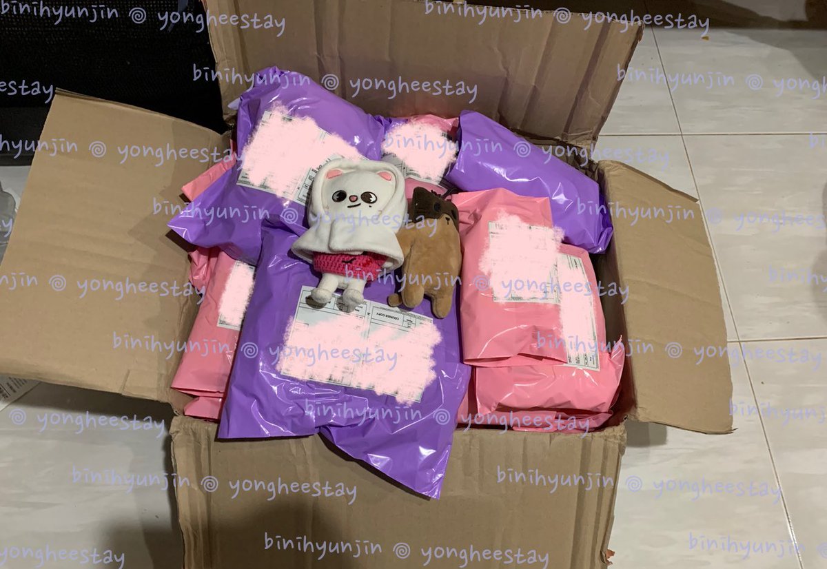 yongheestay's tweet image. #yongheeposto 📮

— mahagrid 4.0 pc
— stay in stay plushies
— other items

scheduled for pickup today! (7/4) tracking numbers can be found in my postage masterlist!