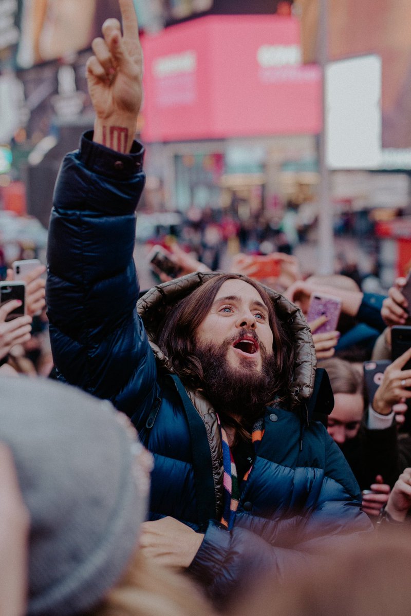 30SECONDSTOMARS's tweet photo. FIVE YEARS OF AMERICA! https://t.co/WyWGFRq8Wm