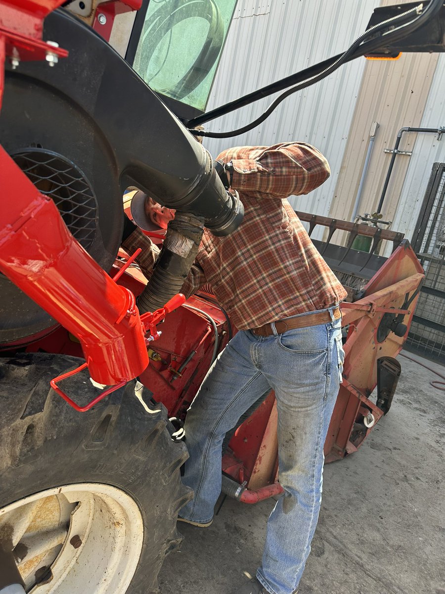 KincaidEquipmfg's tweet photo. Congratulations goes out to Nick Franklin, our most recent hire for ‘Director of Quality Assurance’. Nicks job will be to ensure all equipment leaving the facility is 100% sound &amp; up to par with repairs, upgrades or new builds. We are super excited to have you on the team, Nick! https://t.co/090YqeMrWX