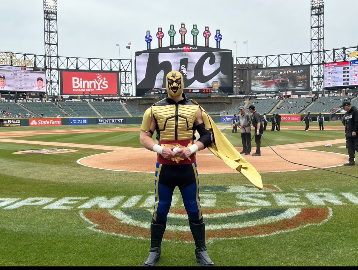 NWA_Cyon's tweet photo. Hey @BinnysBev how great of marketing is this photo!? Let’s work together. The @nwa National Champion would look amazing in a commercial!! #binnys https://t.co/SgmyWWpZMs
