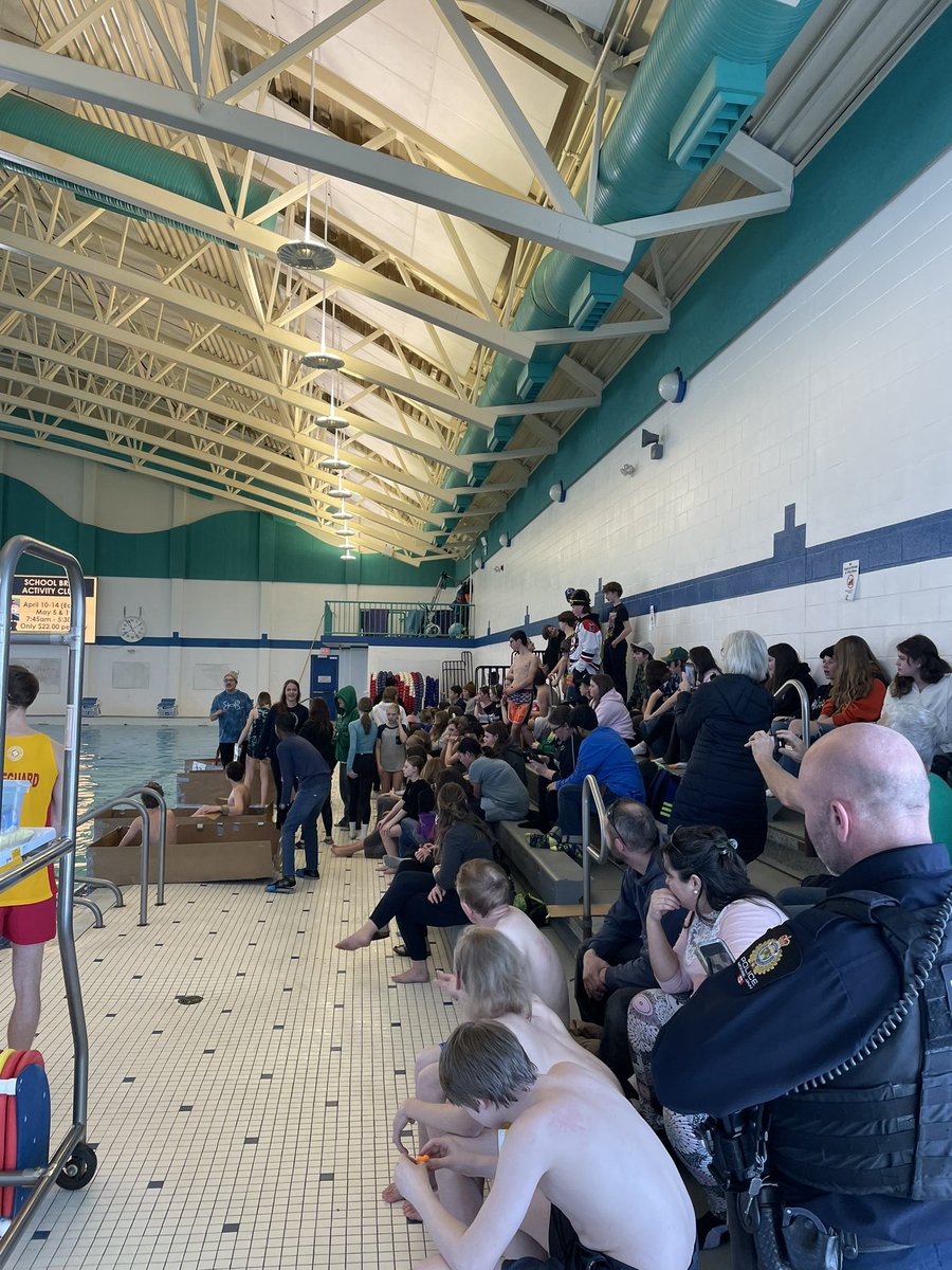 LindaleSchool's tweet photo. Standing room only at this afternoon’s boat races! #learningtogether #bouyancy @PrairieSouth @sunningdaleMJ https://t.co/M6LtlyFPMp