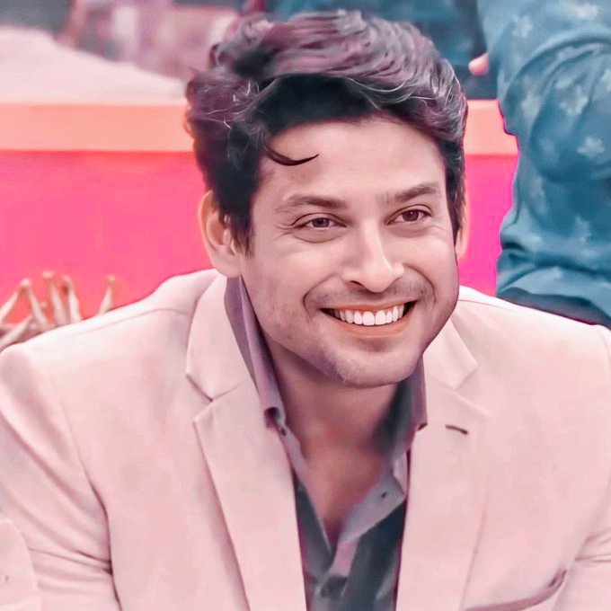 villian2120's tweet photo. Toot kar bikhar gaye to kya hua
Zindagi hai muskurana to padega..
@sidharth_shukla 

#SidharthShukla || #SidHearts https://t.co/i1jlpnuXd3