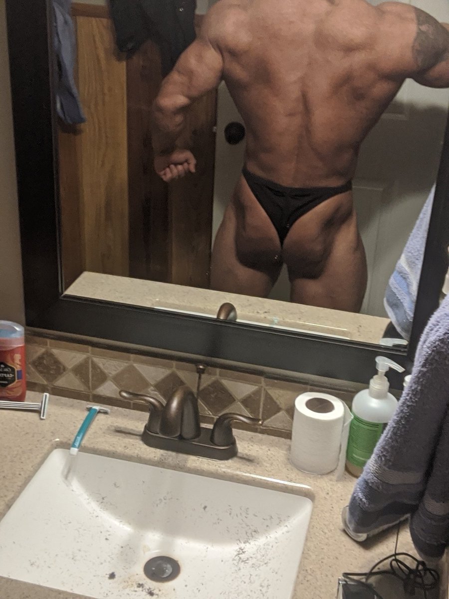 AnabolicAnimal0's tweet photo. Should have an OF up and running soon. Retweet if you like ass https://t.co/TOkRrOhM6d