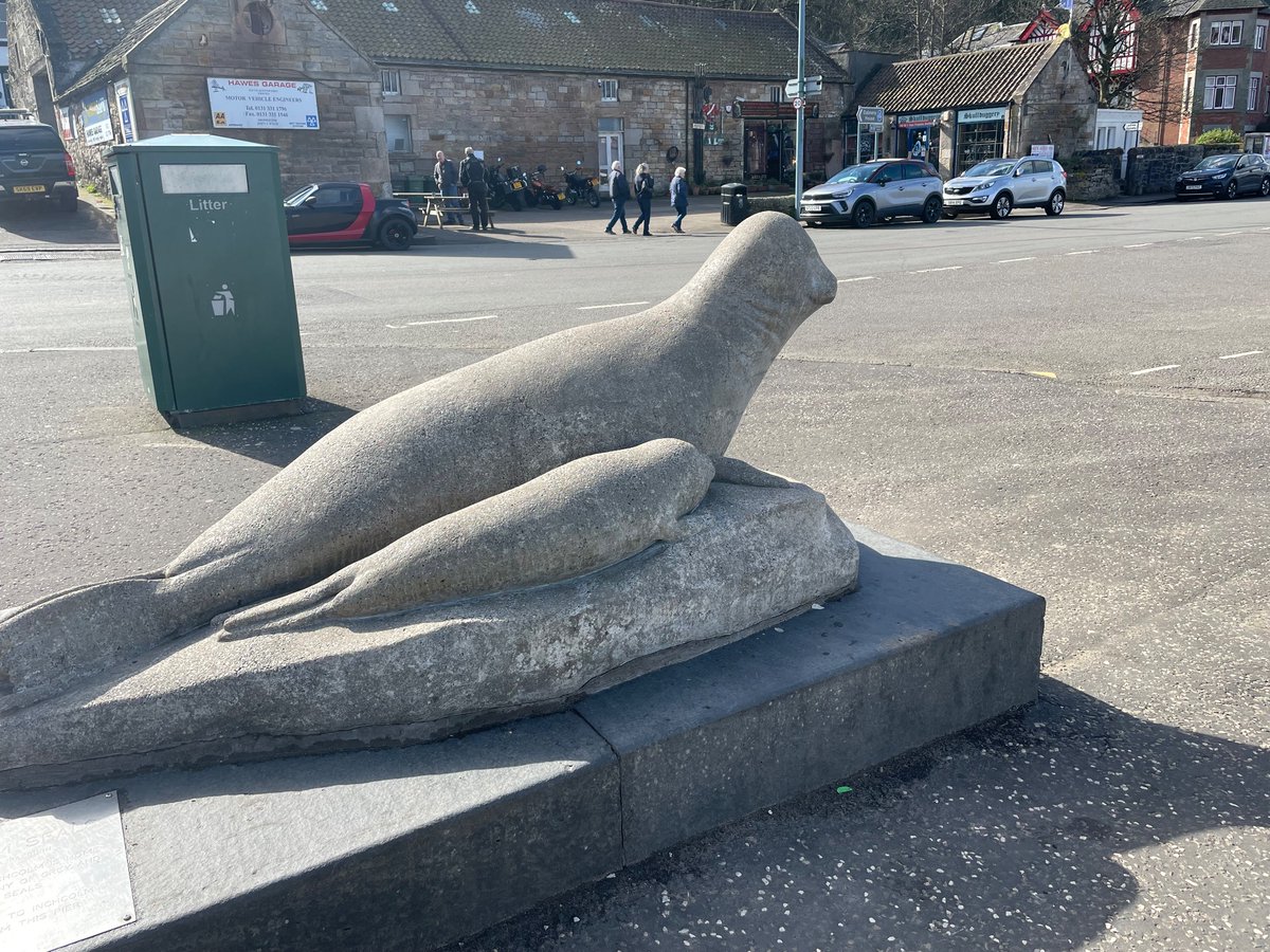 Great to see work on fixing the Guardian of the Bridges and noticed damage to the Seal has been fixed. Massive thanks to Queensferry &amp; District Community Council for their involvement