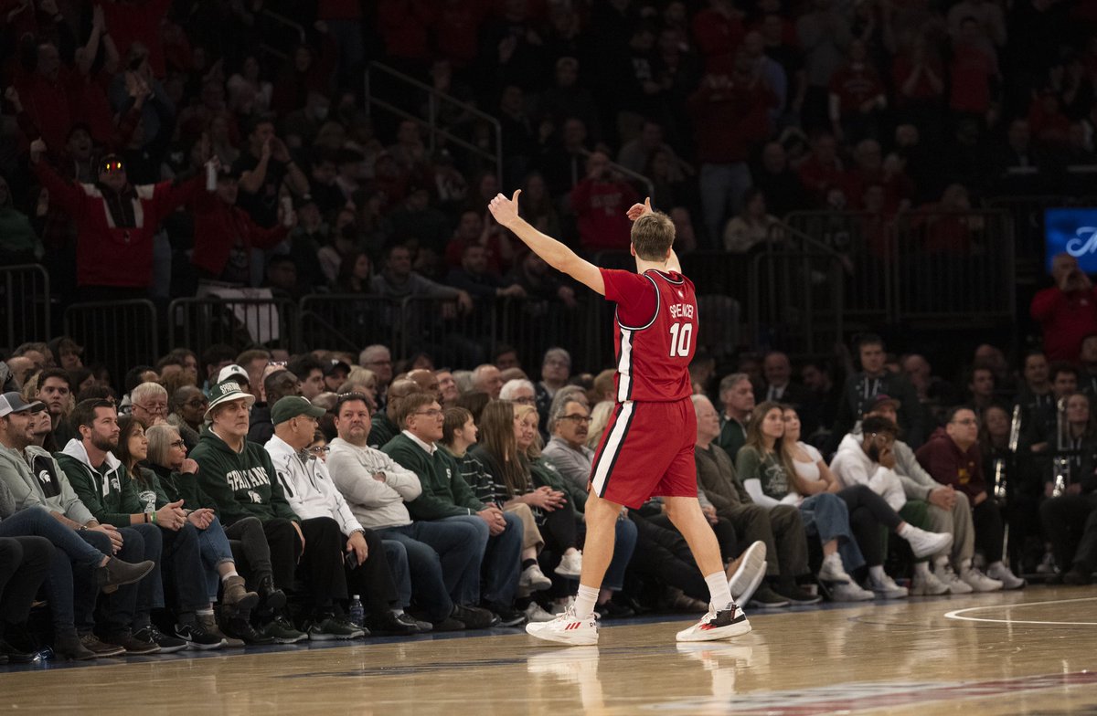 RutgersMBB's tweet photo. 🎂🎈

Happy Birthday to Cam Spencer‼️

#RFamily 🛡⚔️ #TheKnighthood https://t.co/PpZUe8UFXF