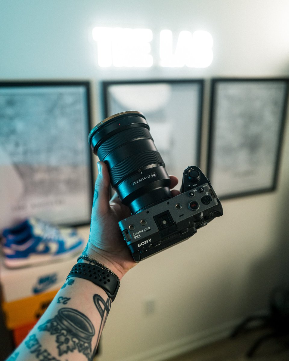 JHawkShoots's tweet image. The Sony Fx3 is still undefeated.📸

Out of all the cameras I’ve used and tested I keep coming back to this one.

Absolute beast.🔥😮‍💨