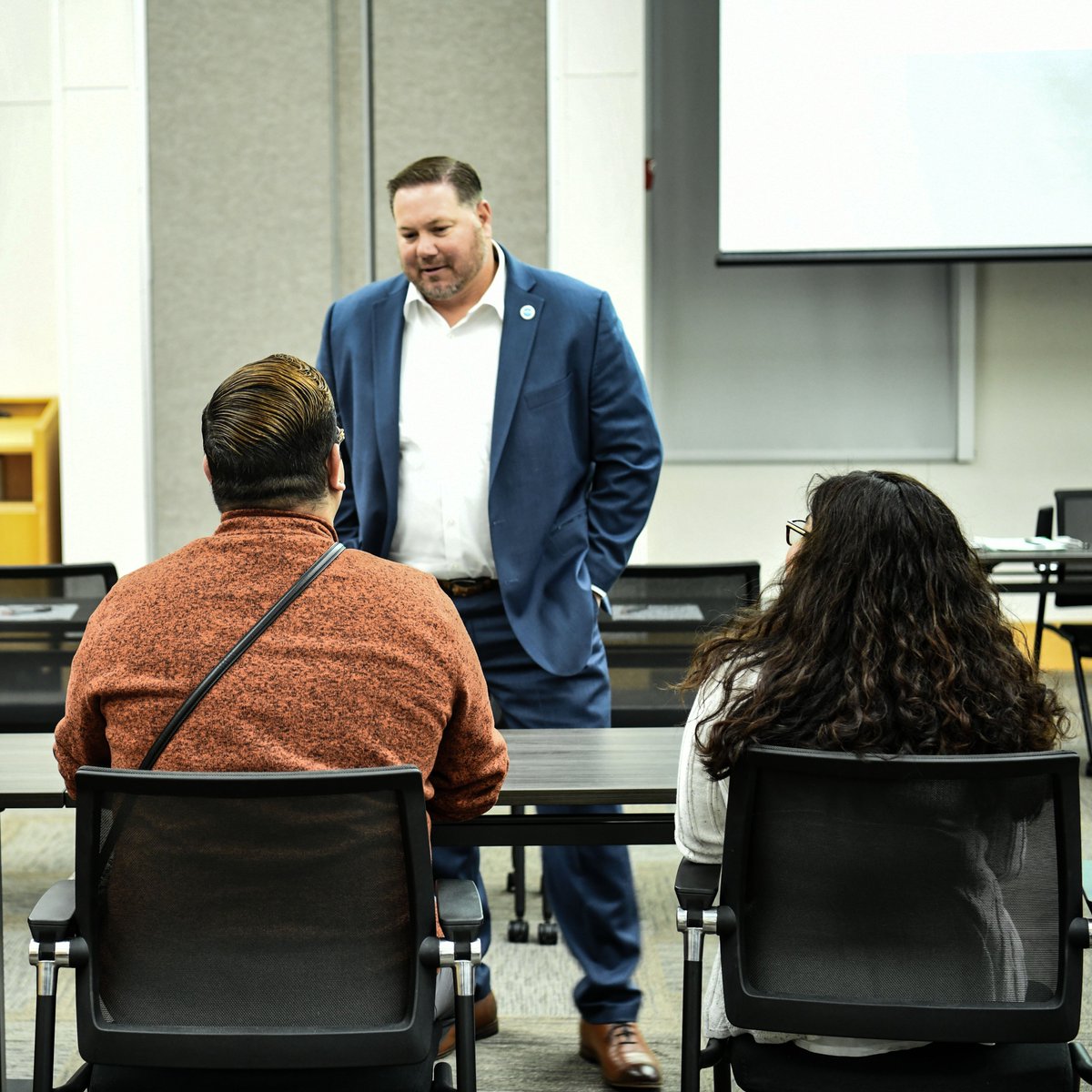 JUSD_Supt's tweet image. This week, many of our classified employees are taking part in customer service training, offered by our Human Resources Division. 

Thank you to our outstanding employees for all you do to ensure excellence across our district every day!
#jusd #jusdshares #jusdvision