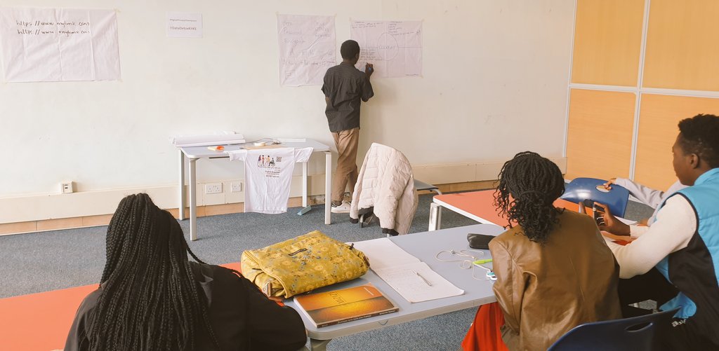 flesymz's tweet photo. The @Enquirer_Kit module 1 #learningcircle today was very informative! We discussed how to become Digital Enquirers, how to recognize misinformation, and how to prevent clickbait. We now #InfoPowered to critically examine any info offered to us. #DataDetoxKitKE @Info_Activism https://t.co/XMw134yf1r