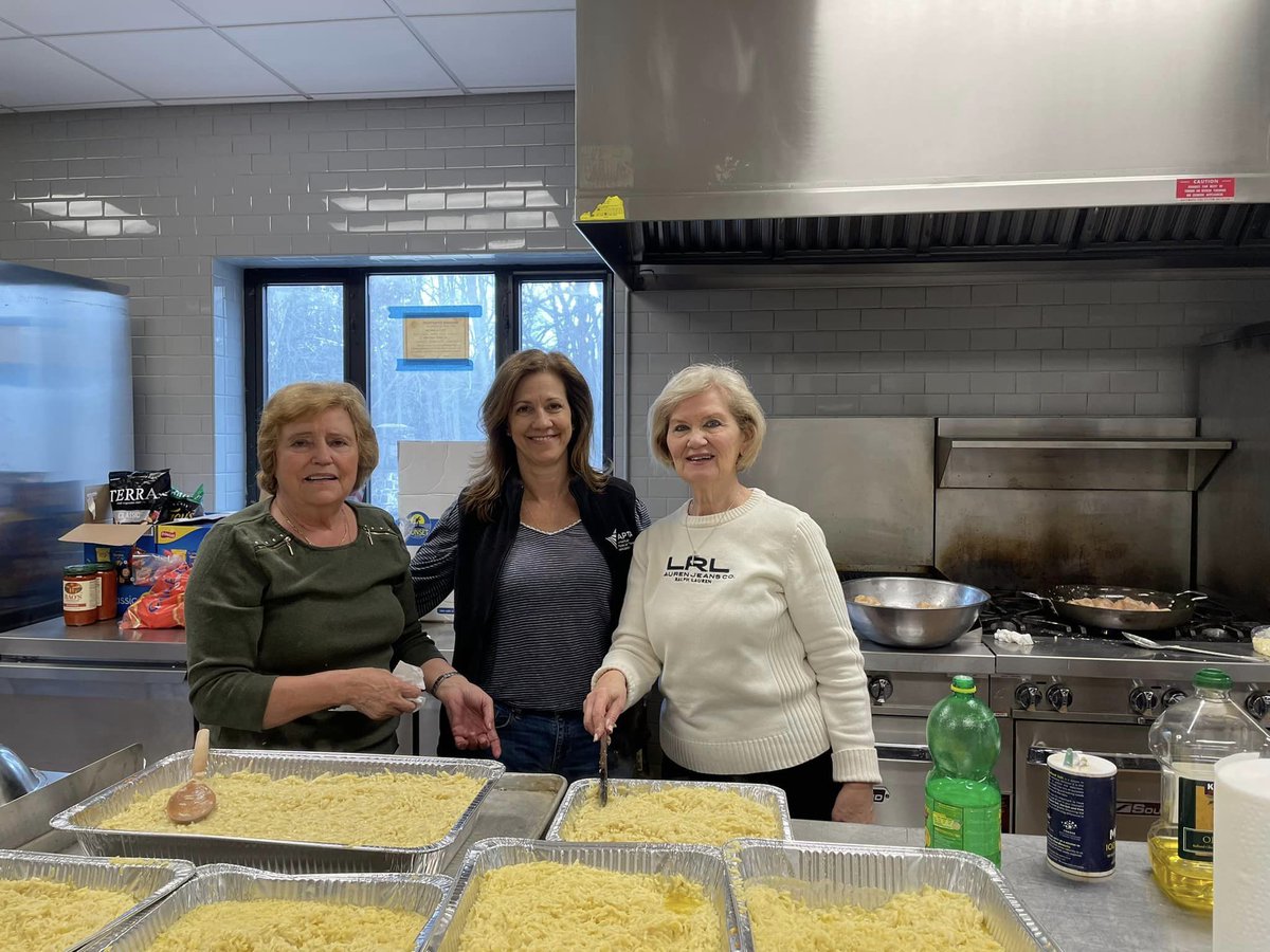 Philoptochos1's tweet photo. Much gratitude goes to all of the volunteers who donated supplies, helped prepare the food, and came out to share Christโs love with those in need! #PhiloStrong https://t.co/yJZNwhfe7W