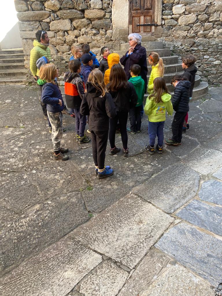 Giroparchi's tweet photo. Day 2 of #GiroparchiCultureTrail: our kids went from Rhêmes-Saint-Georges to Introd exploring ancient ovens and mills under a bright sun. 🌞
Ready to dive into the next adventure!
#GCT @FGrandParadis @alpconv #EnglishCentreAosta #GuideTrekAlps @LuisaVuillermoz https://t.co/ghiEurNP2V