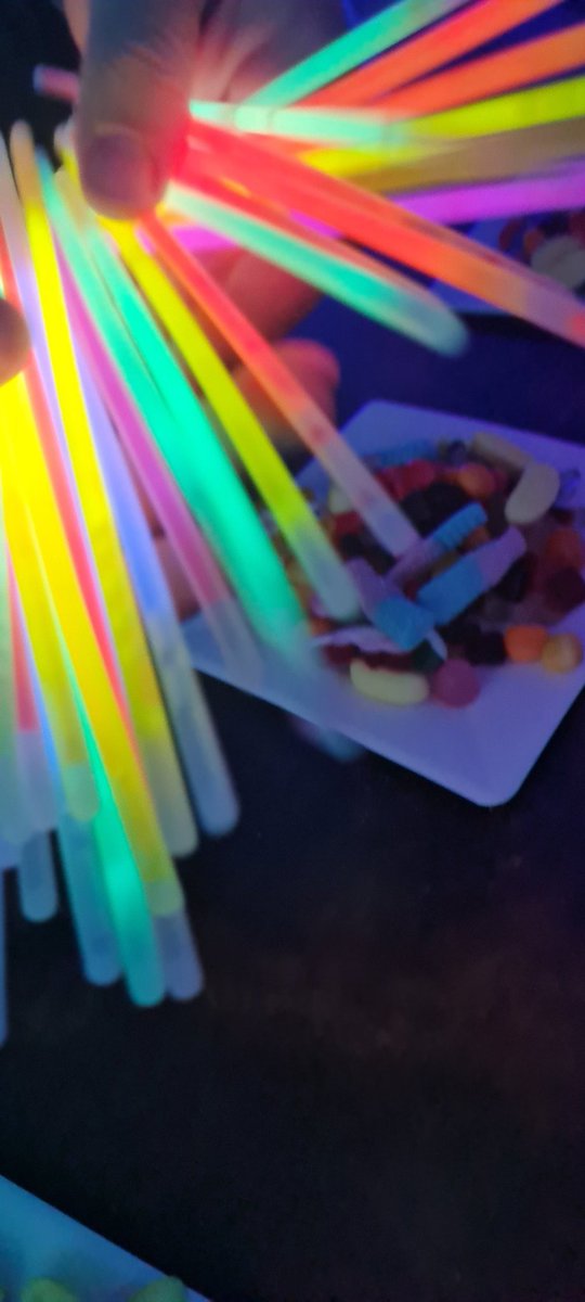 IEDigoin's tweet photo. Thème coloré, c'est ce soir à l'internat 😉 #internat #internatdexcellence #iex #lycée #collège #réussite #épanouissement #encadrement #educationnationale #cpe #managerdinternat #cohesion #aed #team #soireedesinternes #ensemble #momentprivilegie #musique #dj #ambiance https://t.co/siyejPtKgt