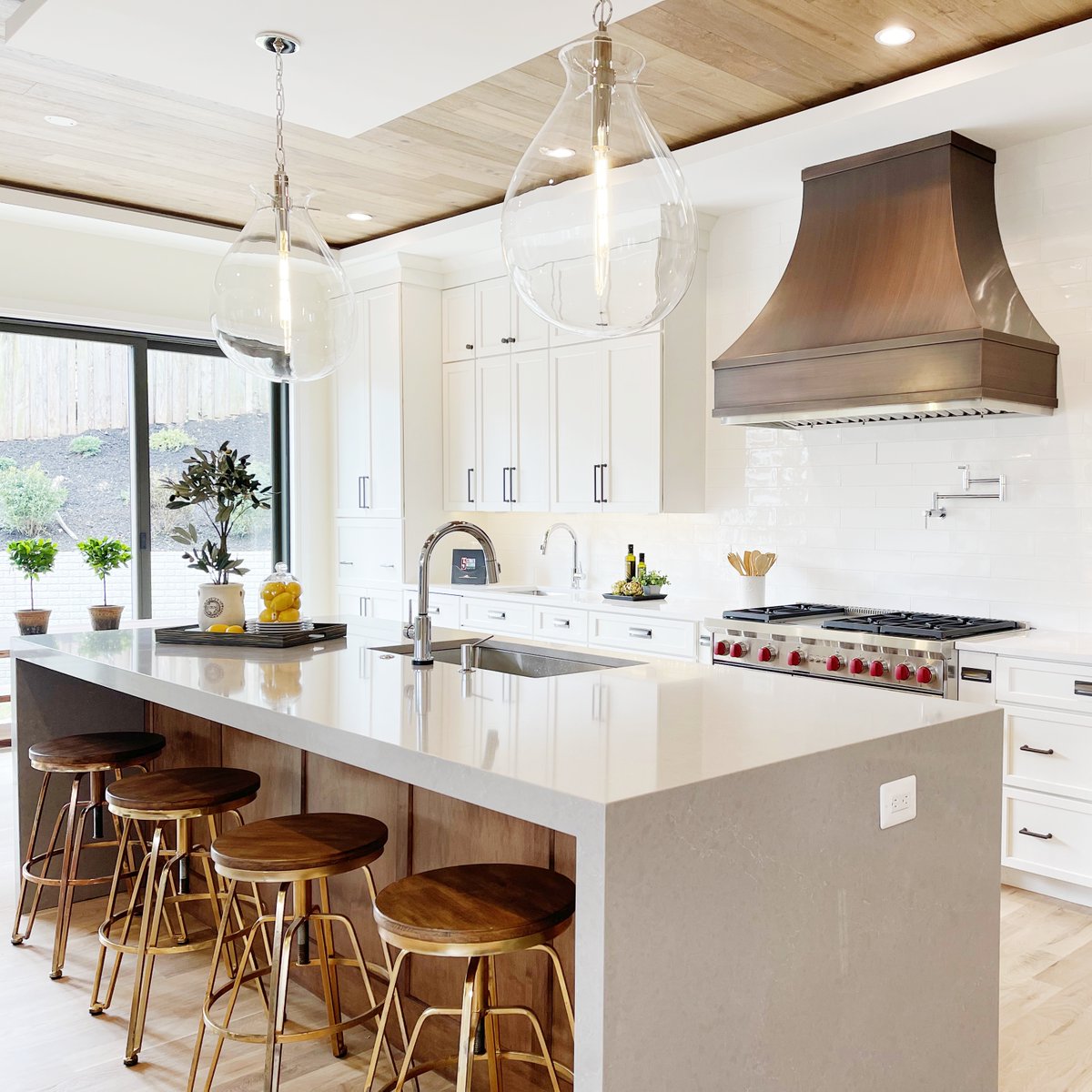 StagedInterior's tweet image. Light, airy, and full of fun details, this Arlington home was a dream to stage!

Built by HR Developers
Steve Watson/KW Metro Center

Interested in staging your property?
Use this link to get a QUICK QUOTE.
stagedinterior.com/quickquote
📞 703-261-7026

#homestaging #stagedtosellhome