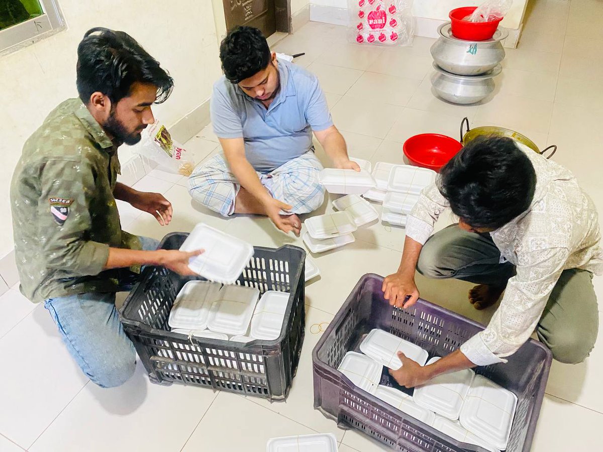 Prafulla_BD's tweet photo. Kaliakair Helpline & Prafulla Volunteer's Iftar Distribution Project 14th Day. (Matikata,Kaliakair,Gazipur,Bangladesh)
#RamadanMubarak2023
#RamadanKarim
#RamadanMonth
#RamadanMoments
#Iftar #PrafullaBD
#RamdanGifts #Ramazan #SupportHumanity #PeaceForAll
#২৩_টাকার_ইফতার_চ্যালেঞ্জ https://t.co/757SEFfcgZ