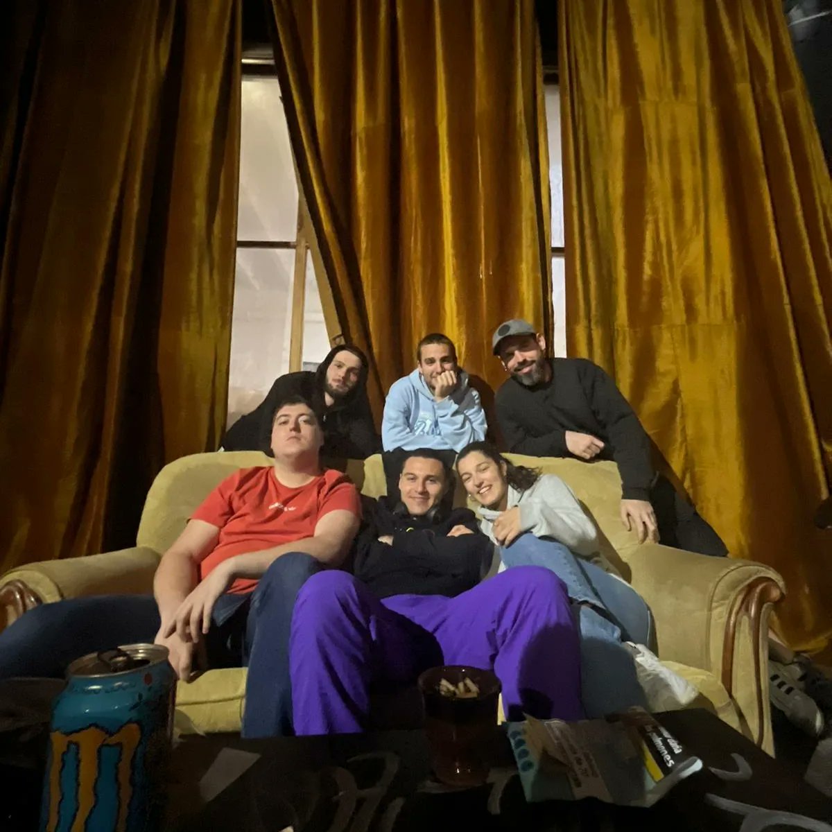 304collective's tweet photo. Aquí teniu el Tracklist i les col·laboracions, a les 00:00 estarà disponible a Spotify i demà a les 20:00 estrenarem les visuals de l'àlbum a YouTube. https://t.co/PbfY9j8Jxv