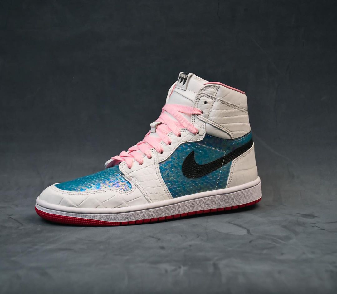 LaceLab's tweet image. Lace Lab Laces aren't just for the latest release, they're also perfect for topping off your custom shoes 🤌

Pictured shoes by @moonlit.customs featuring Pink Jordan Replacement Lace Lab Laces

#lacelab #laceswap #shoelaces #sneakerhead #kicksdaily #aj1 #airjordan #customshoes