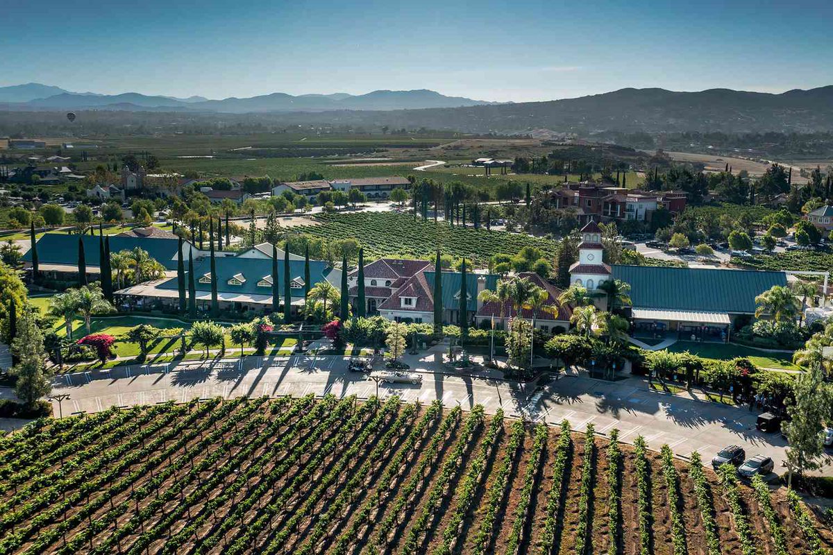 SynapseGroupInc's tweet photo. Wineries of the Temecula Valley  #synpasereads #whatwearereading #companypride https://t.co/5N7dt2OKAV https://t.co/bR0gMAGGNo