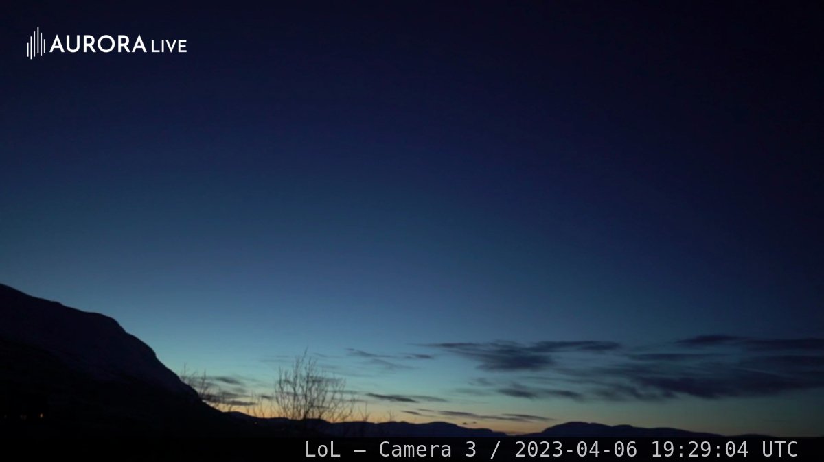 _AURORA_live_'s tweet photo. #Aurora alert on #livecam: LoL – Camera 3, UTC-Time: 2023-04-06 19:29:04, Local time: 2023-04-06 21:29:04, Place: #Sweden, Performance: 42.72%, Intensity: 48.05%, Coverage: 73%, https://t.co/TILcUwkekX #NorthernLights #AURORAlive #AuroraLovers #AuroraAlert https://t.co/JMSyURlugl